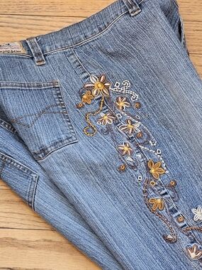Clash Beautiful Embroidered Flare Jeans with Floral Detailing Sz 15